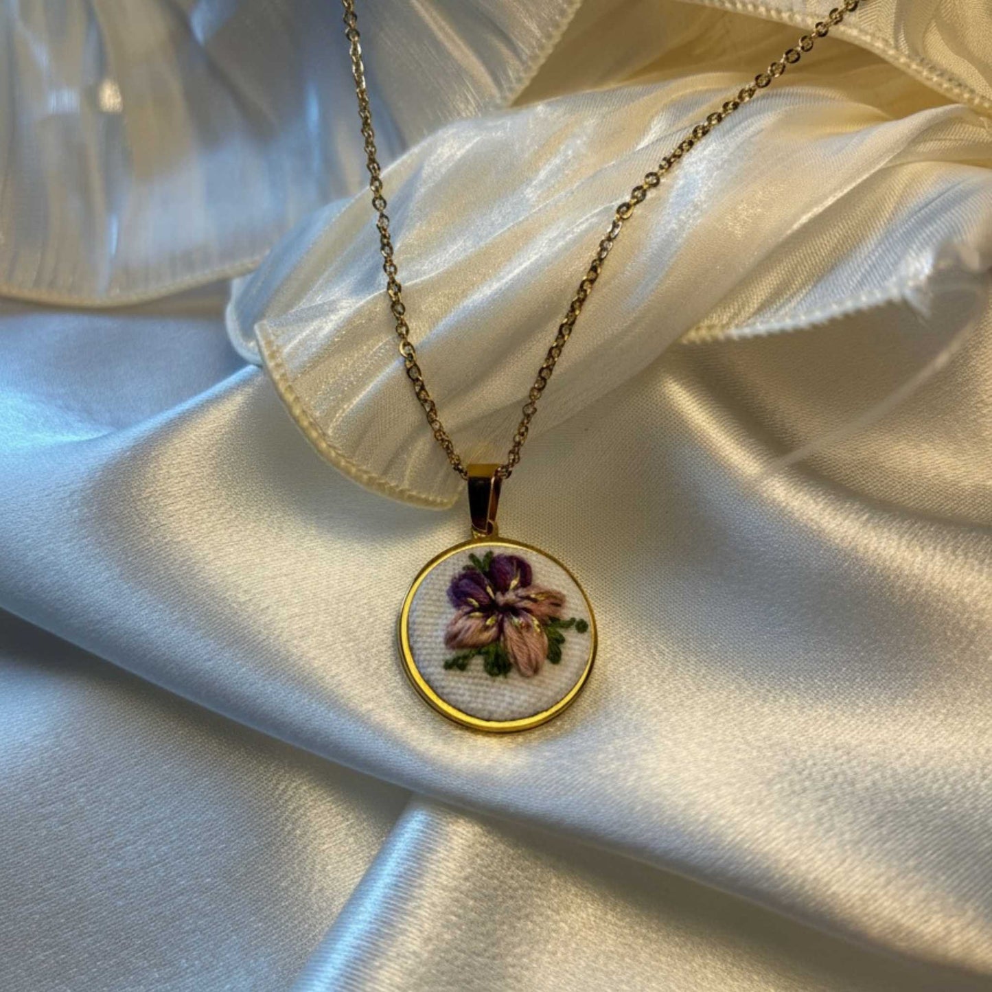 Colar Flor "Amor-Perfeito"