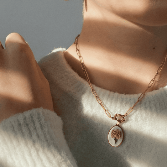 Colar Flor cravo cor de rosa