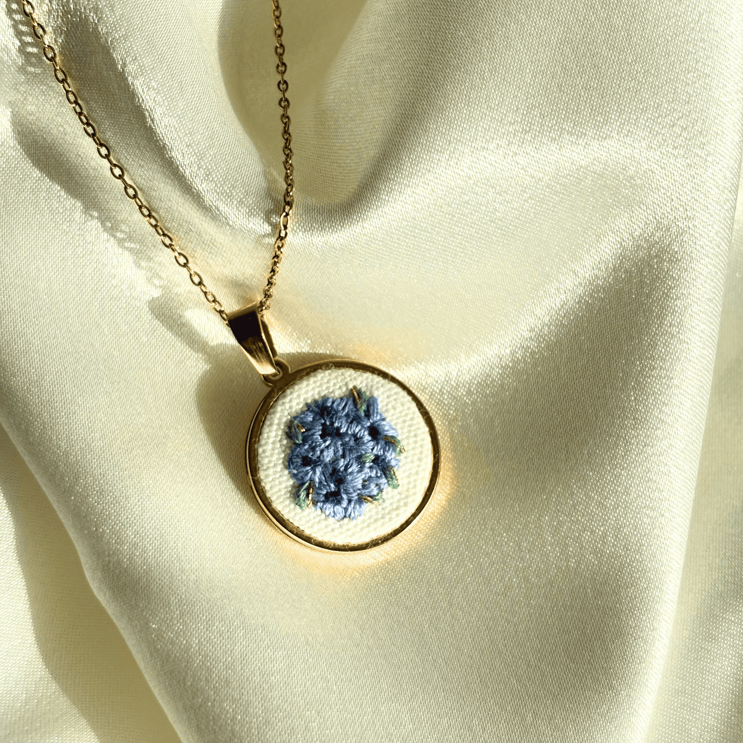 Colar Flor Hortência