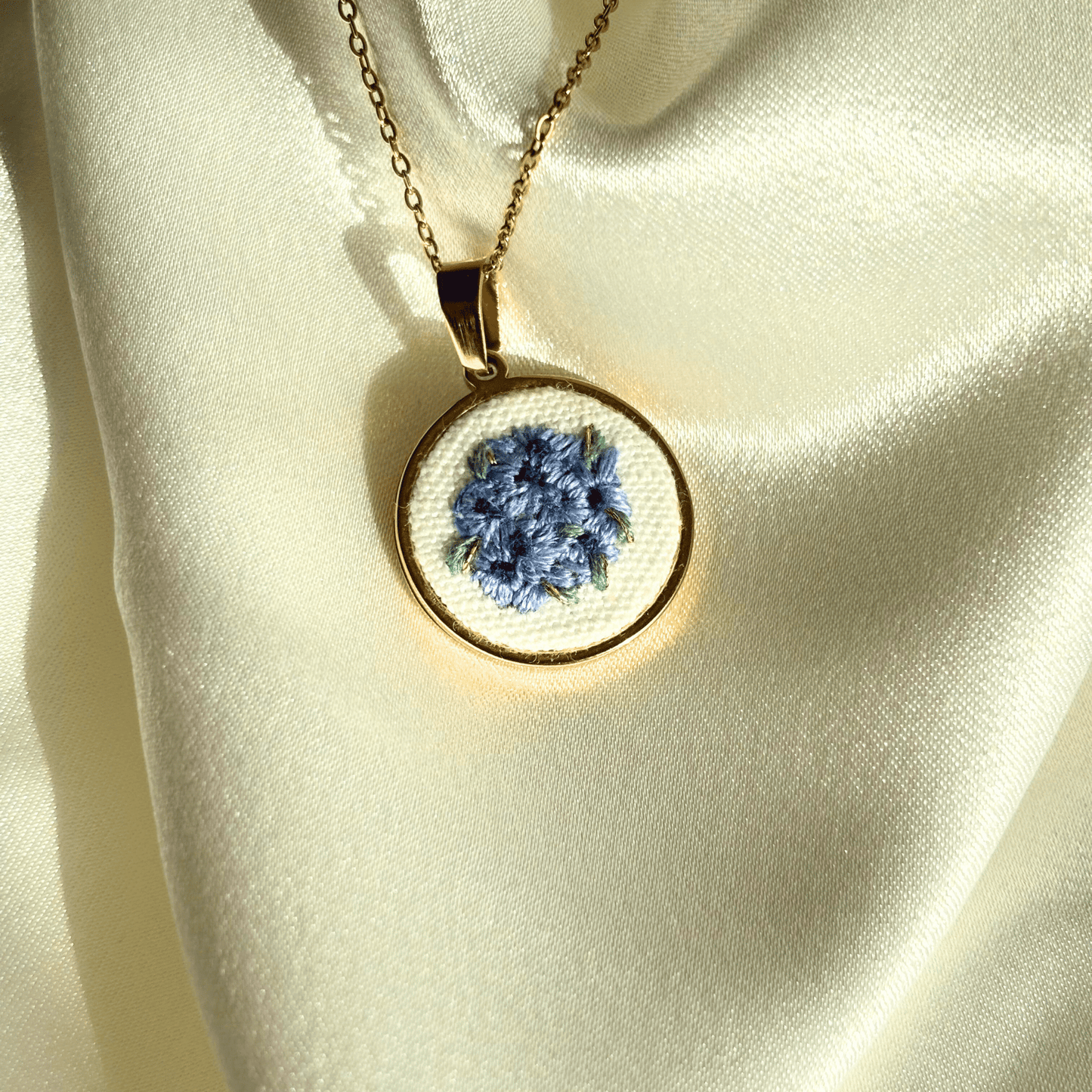 Colar Flor Hortência