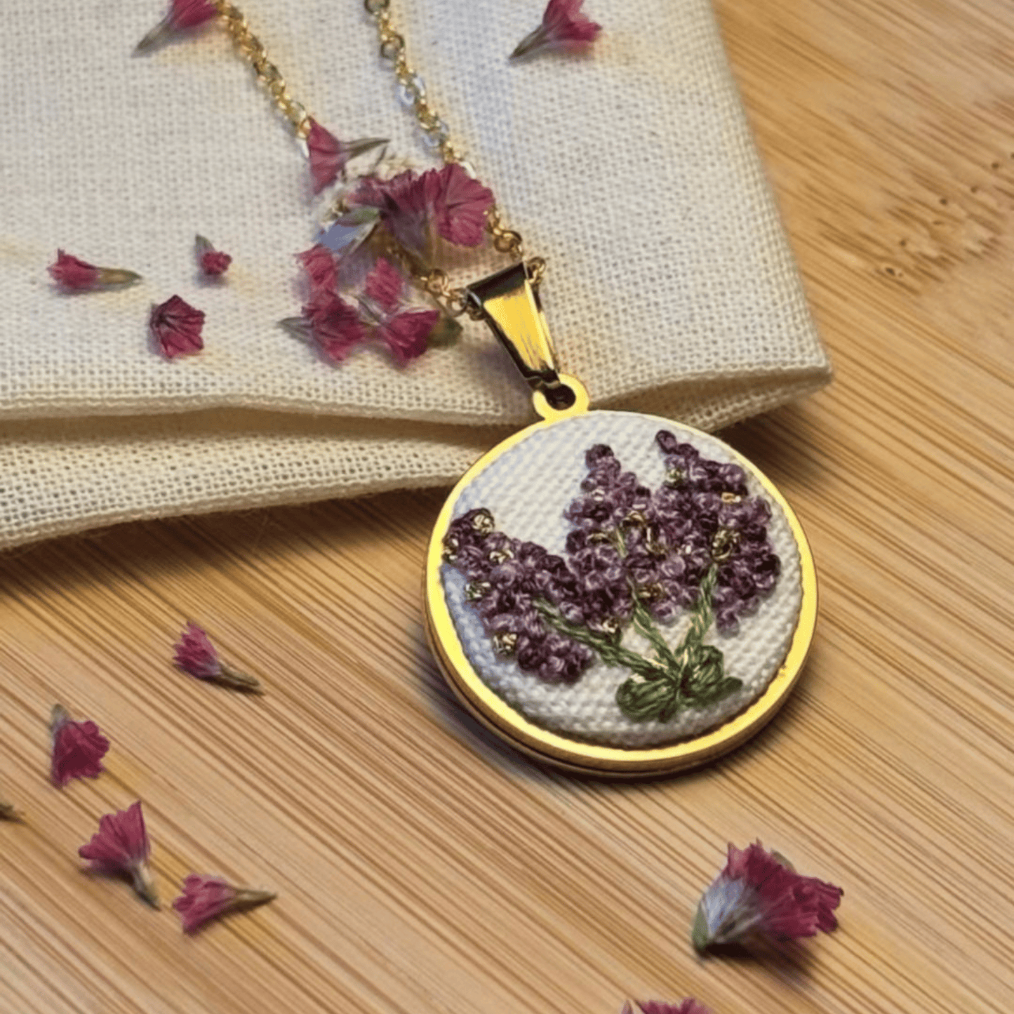 Colar Campo de Alfazema.       Leve a Tranquilidade Consigo